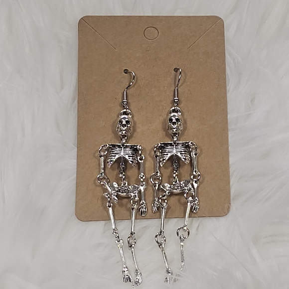 NIP Halloween Themed Silver Color Skeleton Dangle Earrings - Picture 11 of 13